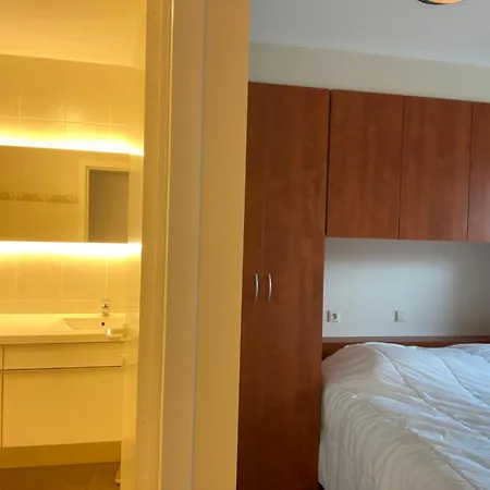 With Stunning Sea Views 아파트 *